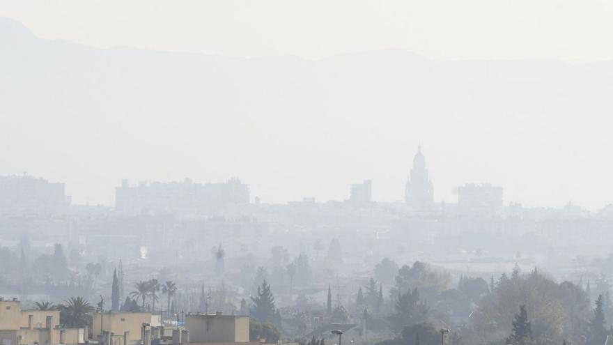 Murcia durante uno de sus episodios de contaminacióndel aire.