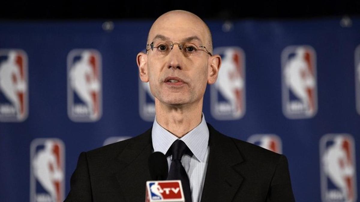 Adam Silver, comisionado de la NBA, en la rueda de prensa