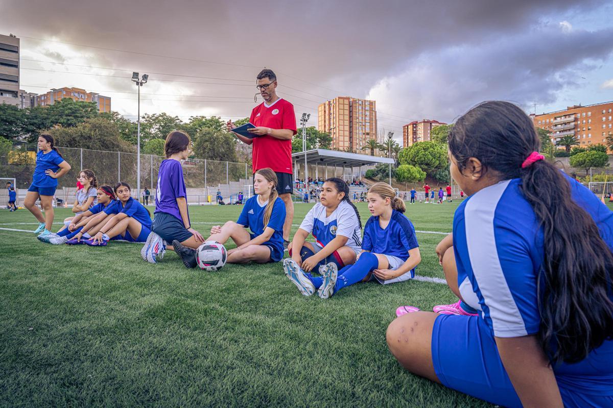 Jugadoras del Sant Ildefons entrenando