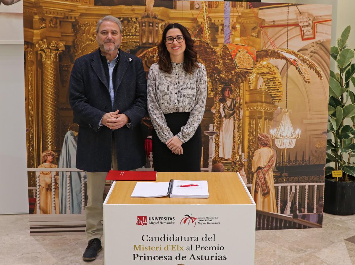 El rector de la UMH, Juanjo Ruiz, y la vicepresidenta Aitana Mas