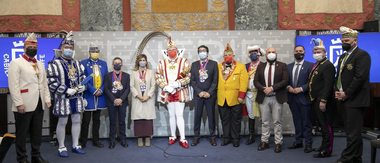 Recepción en el Cabildo de Tenerife de la delegación del Carnaval de Alemania