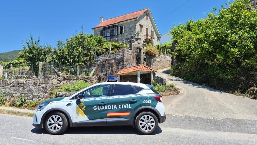 Se busca en Ponte Caldelas y alrededores a  un hombre de 43 años que secuestró al bebé  que tiene con su expareja, a la que agredió