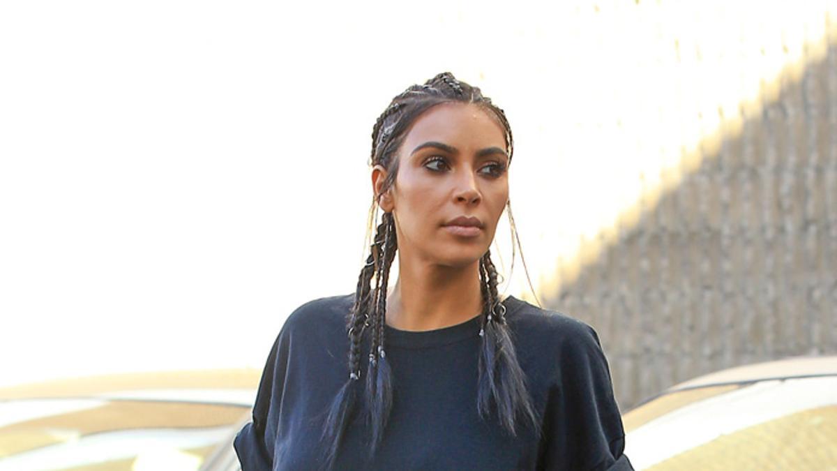 Aros en el pelo: las trenzas de Kim Kardashian