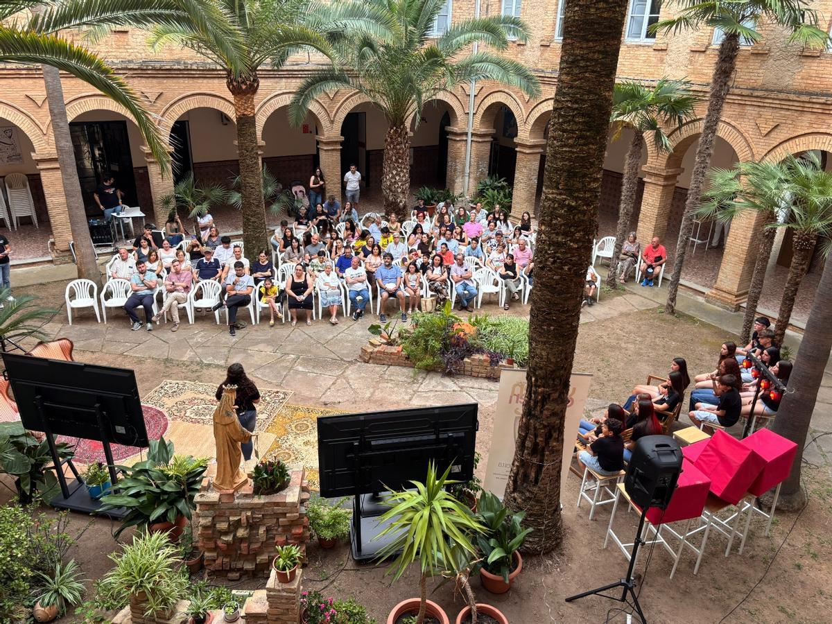 Fotogalería I El alumnado del colegio Virgen del Carmen de Vila-real celebra nueva edición del 'Carmel Talks'