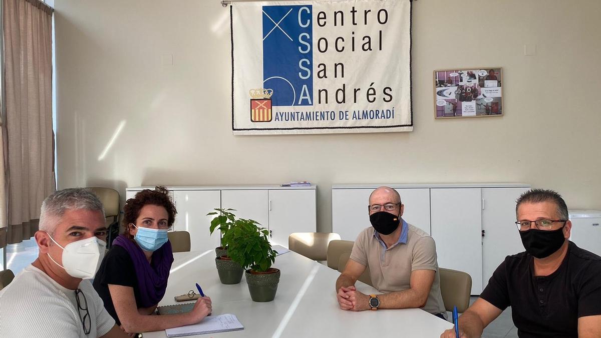 Primer acuerdo de «conexión solidaria» con el Ayuntamiento de Almoradí.