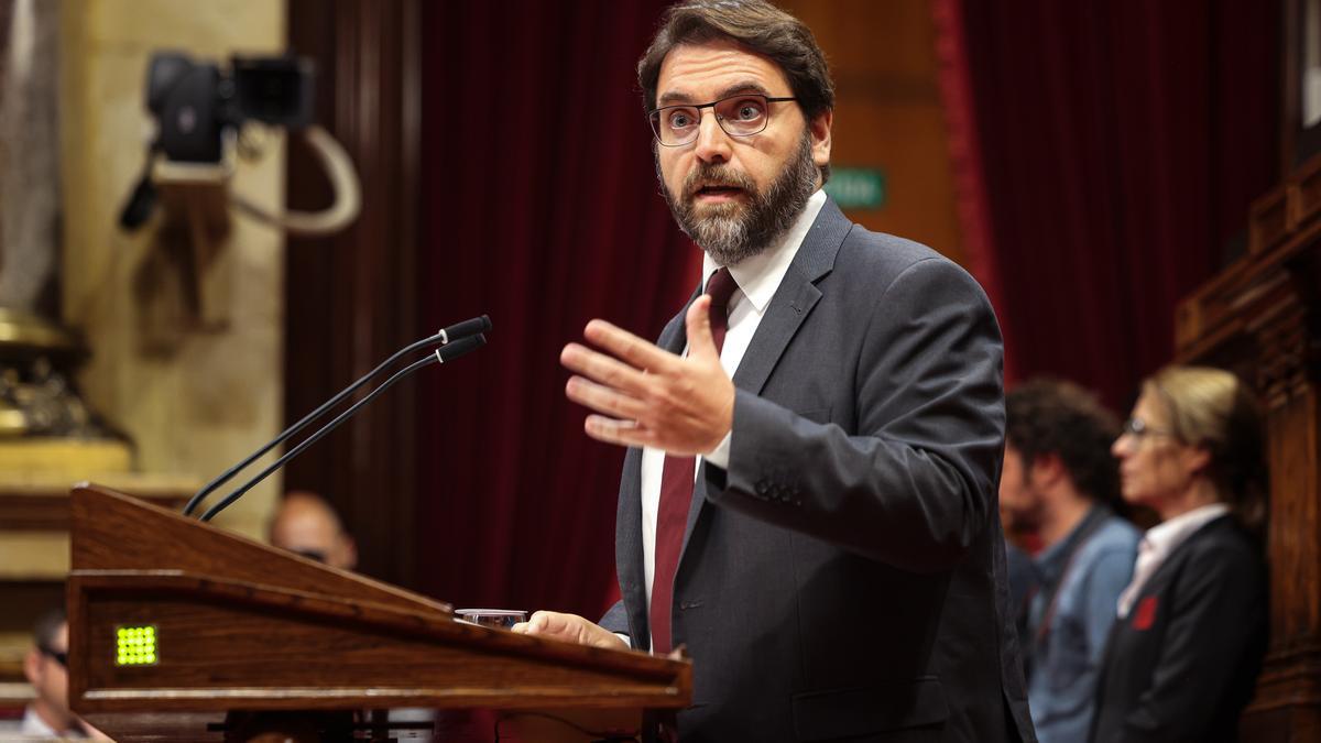 El diputado socialista Ferran Pedret, durante su intervención en el pleno de investidura de Salvador Illa.