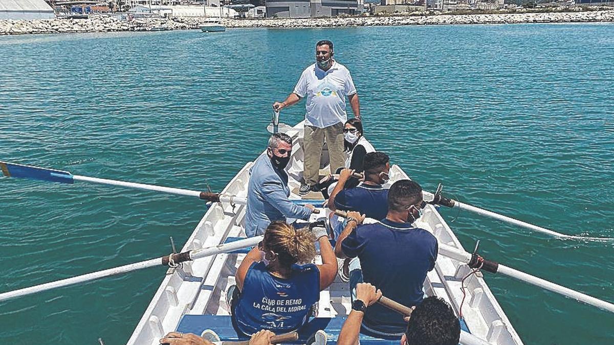 Imagen de una regata en aguas malagueñas