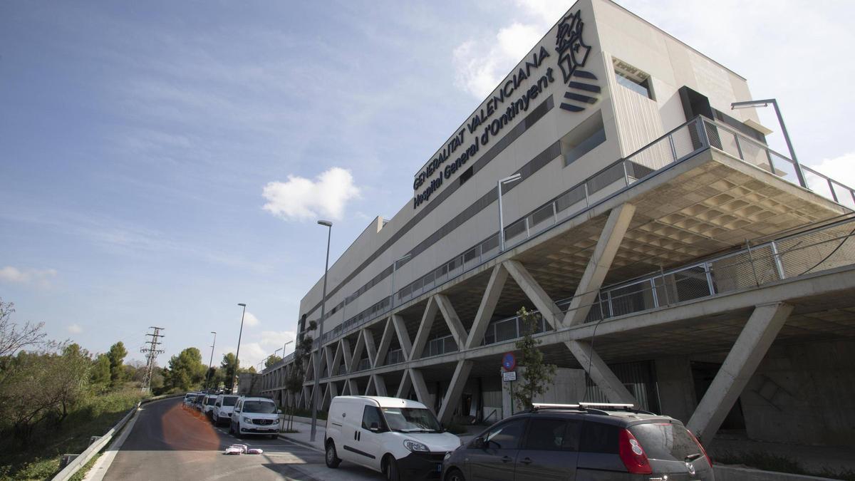 Entrada al nuevo hospital de Ontinyent.