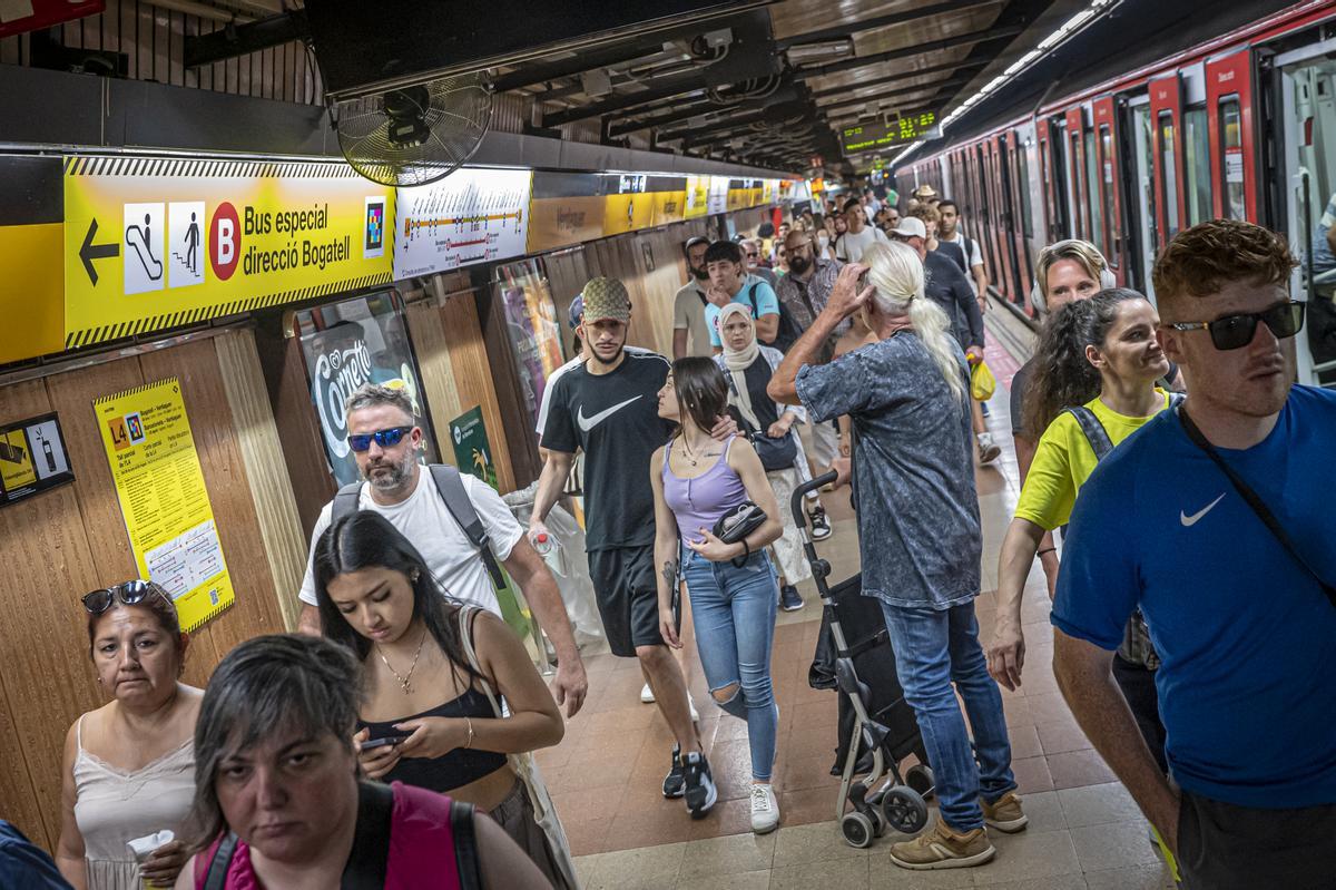 Las obras de la L4  del metro afectan el tránsito a las zonas de playa