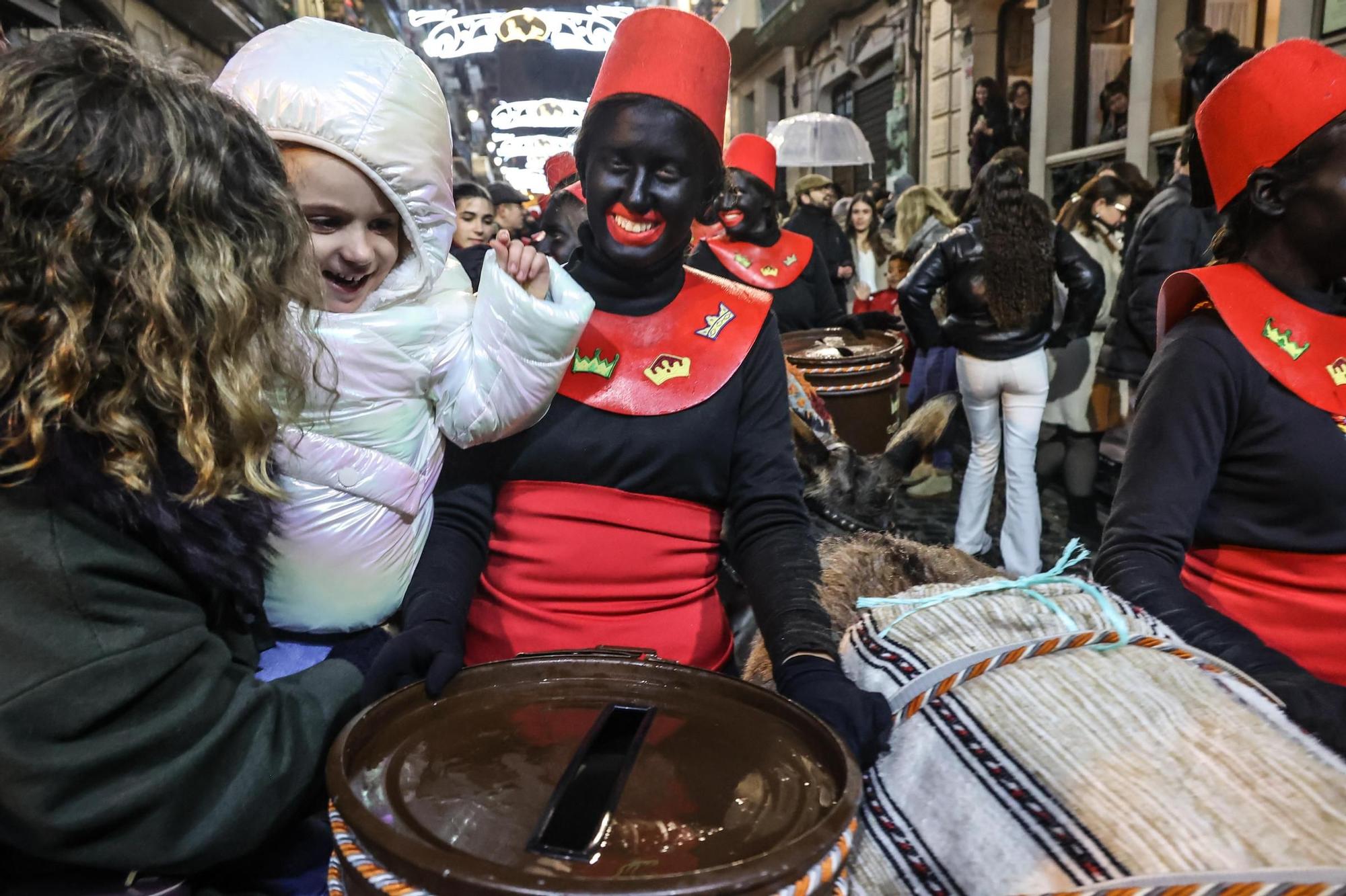 Las imágenes del Día de la Burrita y el Bando Real de Alcoy