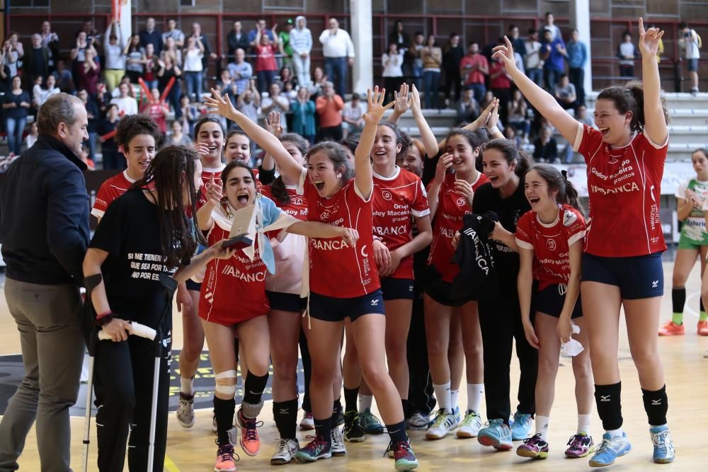 Alegría en las louriñanas, que celebraron el pase a la finalísima por todo lo alto tras eliminar al Gijón.