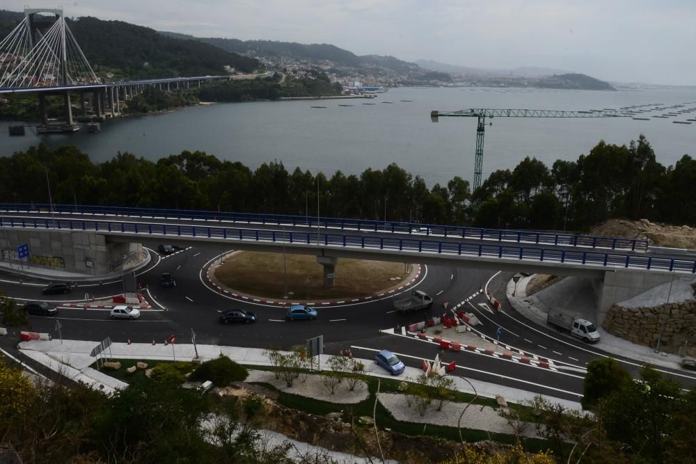 Las obras en el acceso a la autovía y también en Rande // Gonzalo Núñez