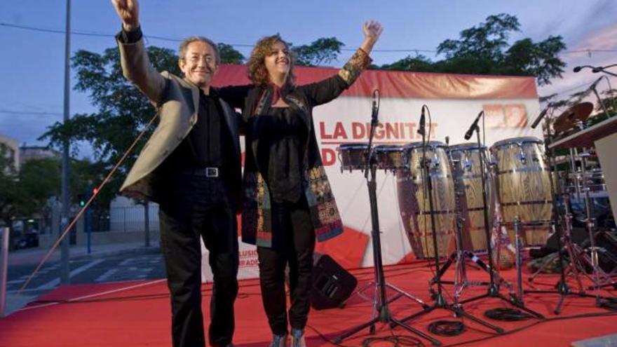 Ángel Luna y Elena Martín, ayer durante el acto de cierre de campaña.