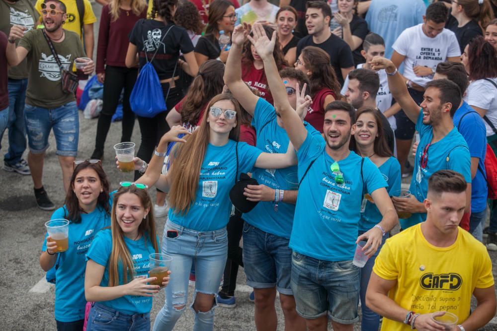 Miles de estudiantes en la macrofiesta universitar