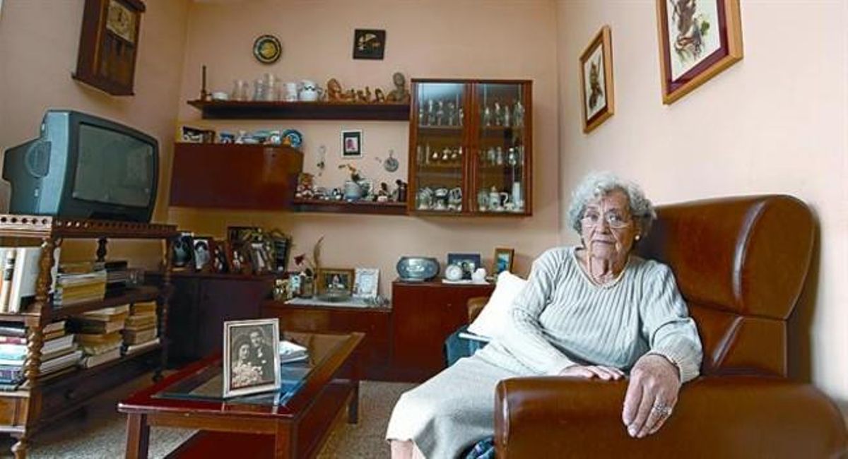 Antonia Gallardo. Antonia Gallardo.
