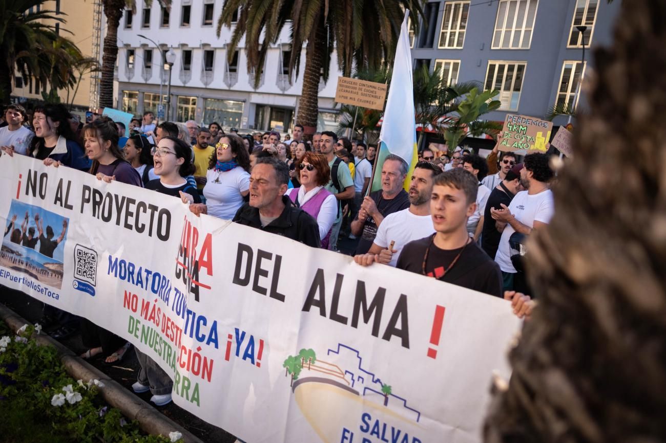 Manifestación contra el modelo turístico en Tenerife