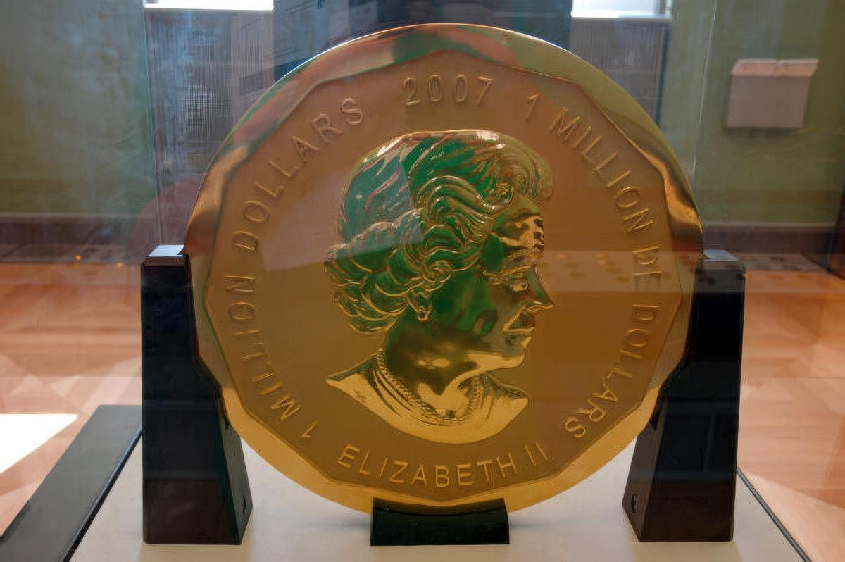 Imagen de la moneda de más de ochenta kilos de oro macizo robada del Museo Bode de Berlín para fundirla.