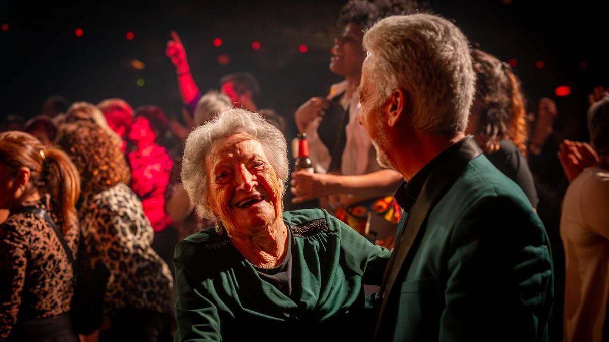 La Pepita segueix ballant als seus 106 anys