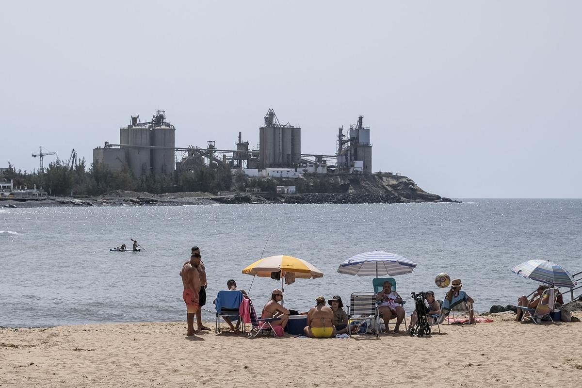Las playas del sur recobran vida en Semana Santa