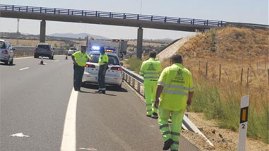 Fallece un trabajador de mantenimiento de la A-66 atropellado por un camión