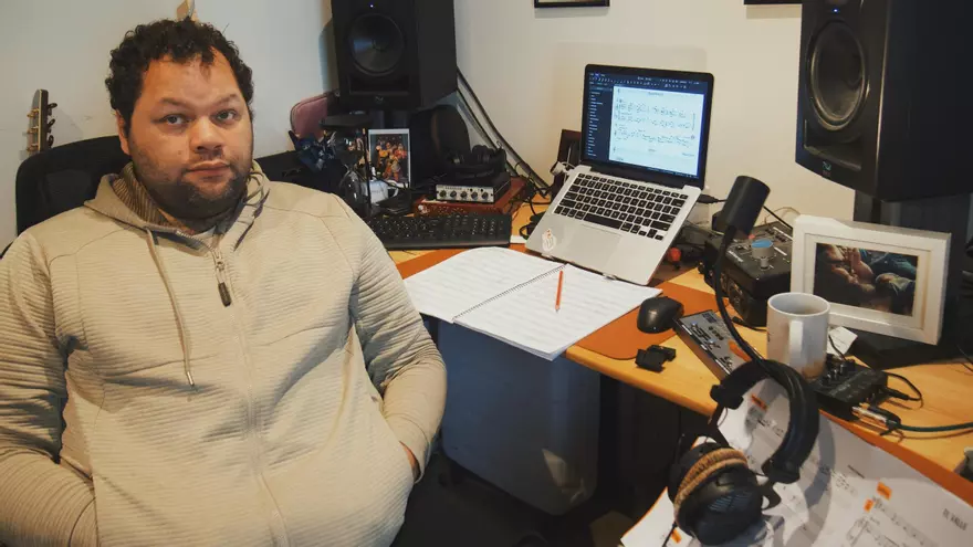 Juanma Trujillo, músico: "Los venezolanos de EEUU creyeron que Trump era un opuesto a Chávez pero el autoritarismo es autoritarismo, vista de rojo o de corbata"