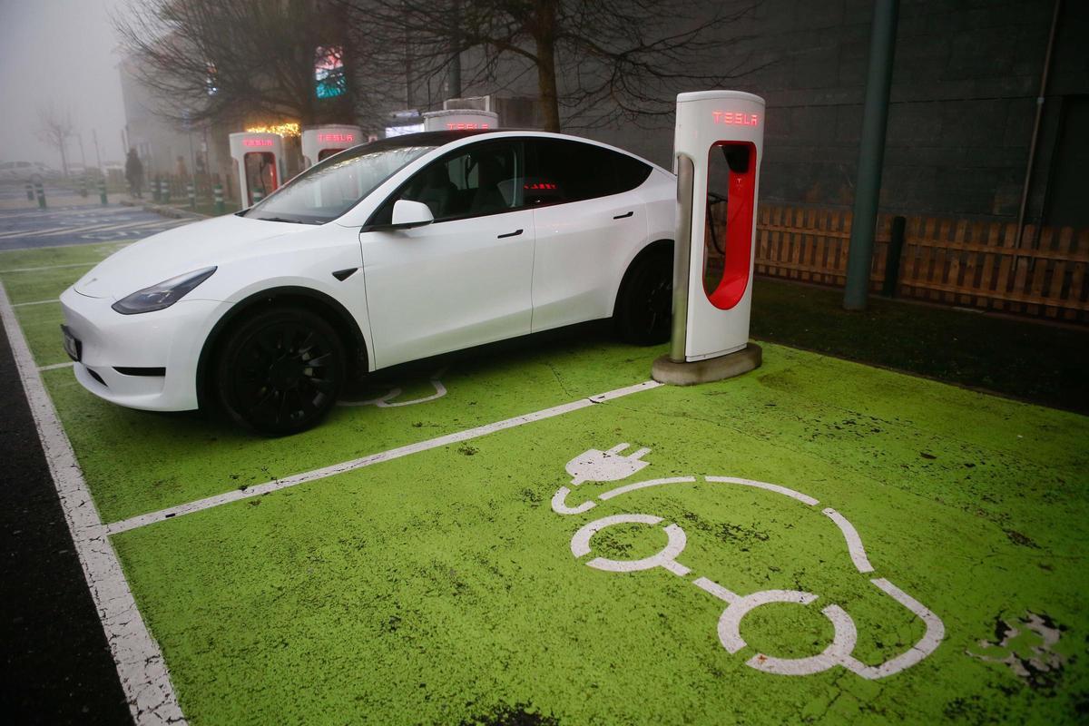 Carga Cargar Coche Eléctrico Eléctrica Electrico Electrica Recargar Enchufable Neomotor (9)