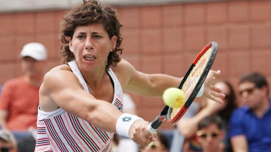 Carla Suárez se regala el pase a cuartos ante Sharapova