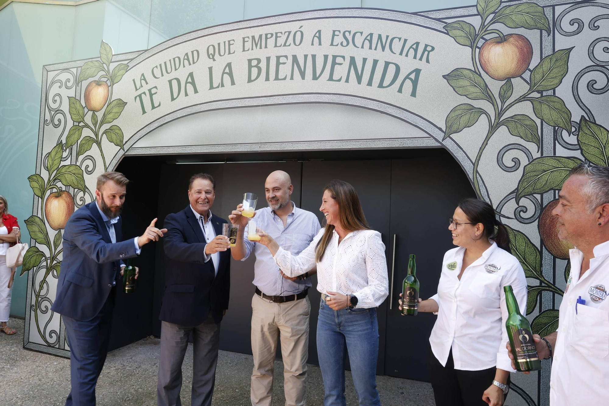 Gijón escancia su historia sidrera en la Feria de Muestras: así es el stand del Ayuntamiento (en imágenes)