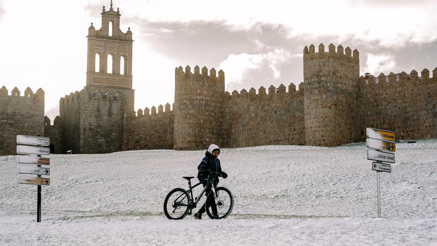 La nieve llega a varias ciudades castellanas y a la sierra madrileña