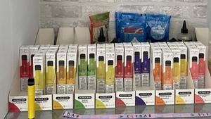 Muestrario de vapeadores desechables