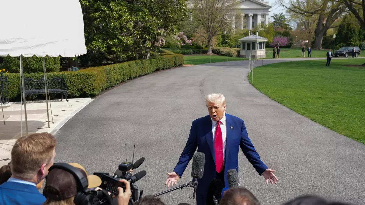 Trump eleva los aranceles a China hasta el 104% por las represalias de Pekín