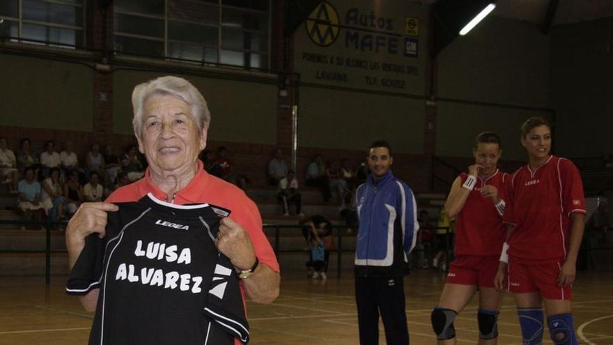 Adiós a Luisa Álvarez, pionera del “handball” desde Laviana