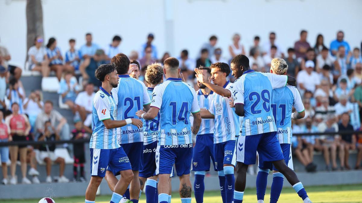 El Málaga CF se impone por 4-2 al Al-Arabi en el Marbella Football Center.