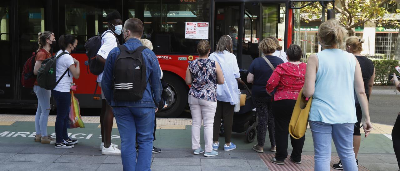 Sin acuerdo en la huelga del bus de Zaragoza a tres días de recrudecerse