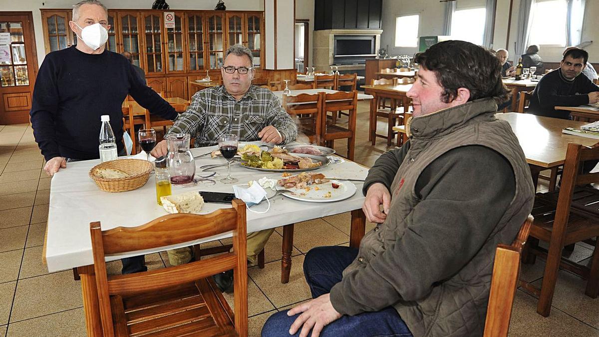 La hostelería de Rodeiro vuelve al horario normal del resto de Galicia. |   // BERNABÉ/JAVIER LALÍN