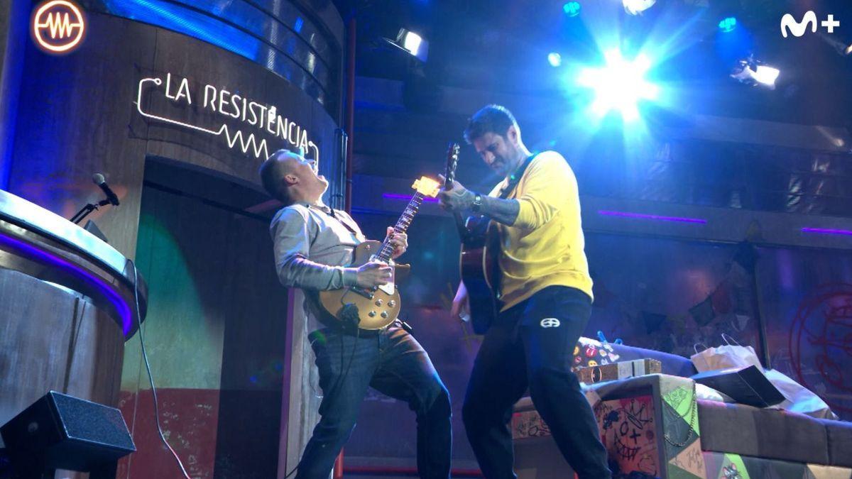 Melendi durante su actuación en La Resistencia.