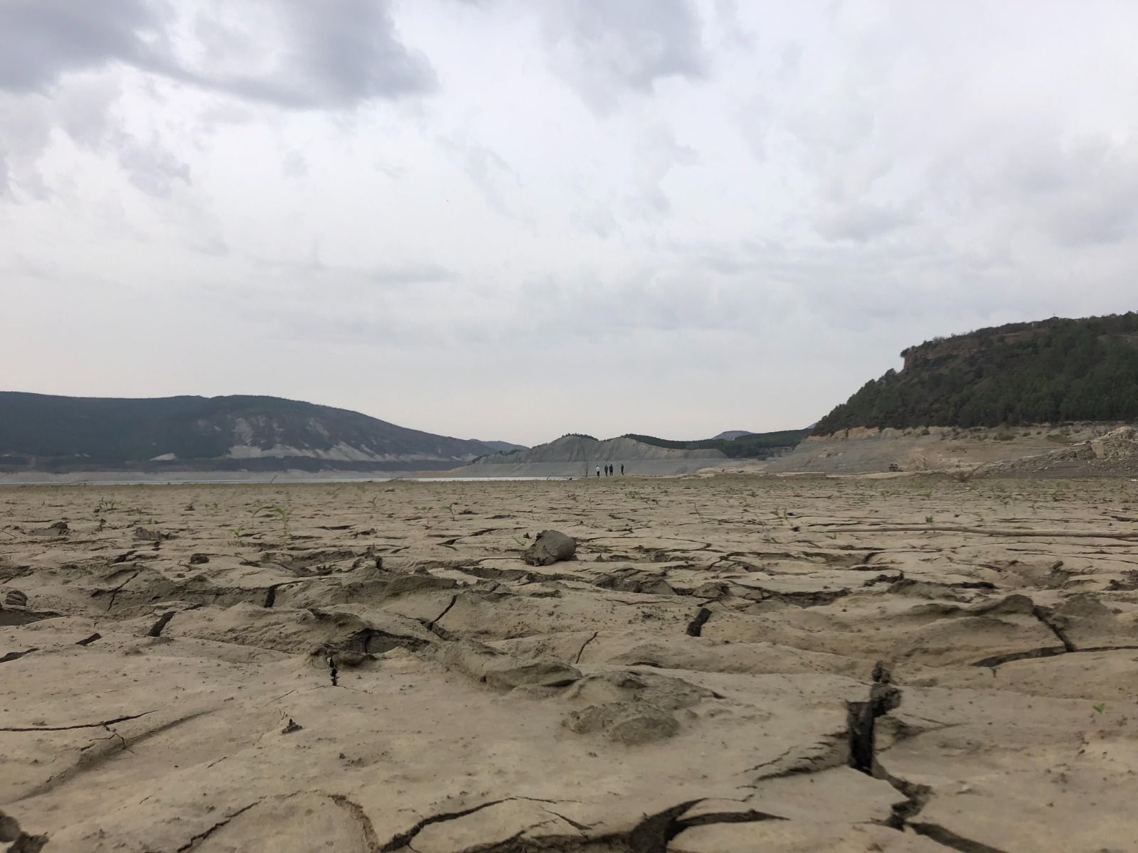 "Emergencia" en Yesa: La sequía revive el balneario de Tiermas