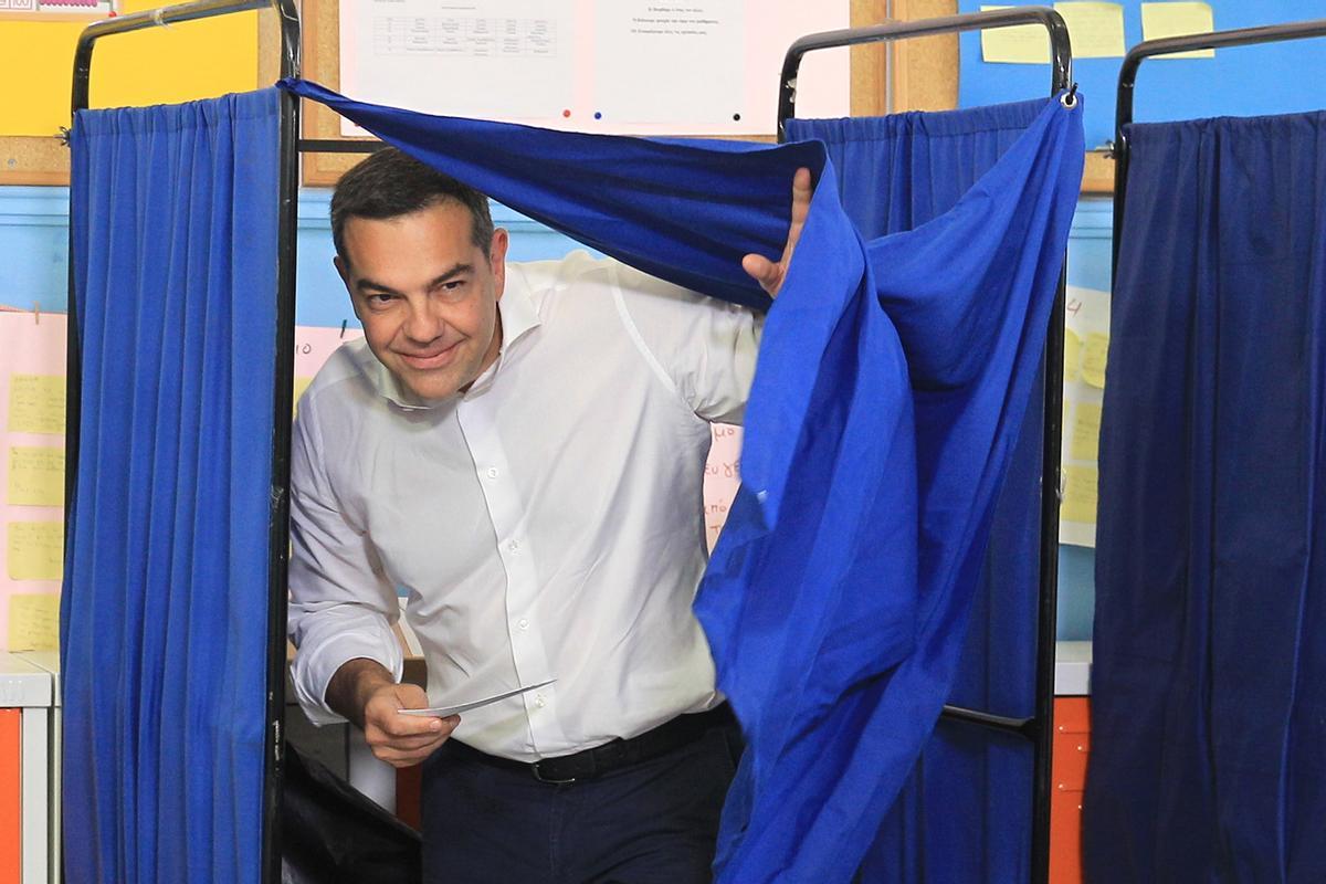 Alexis Tsipras vota en las elecciones de Grecia