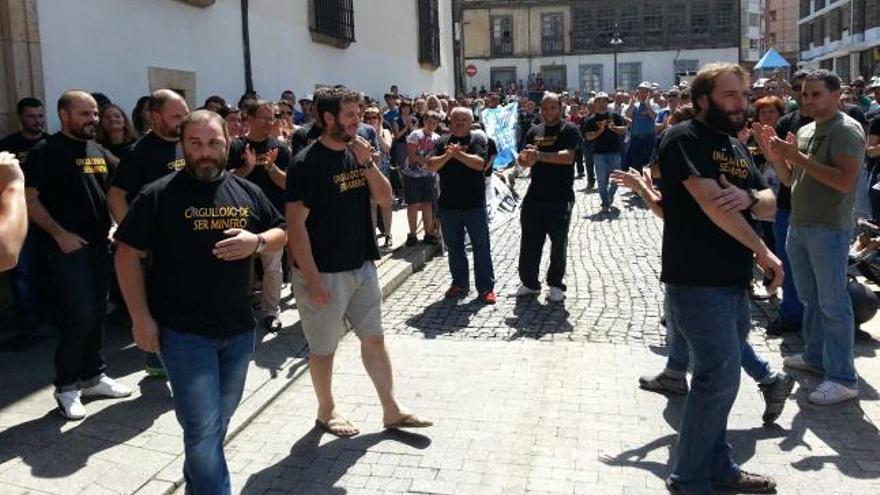 Por la izquierda, José Manuel Linde, Ambrosio Martínez, Oscar Argüelles, Andrés Linde y José Benjamín Fernández.