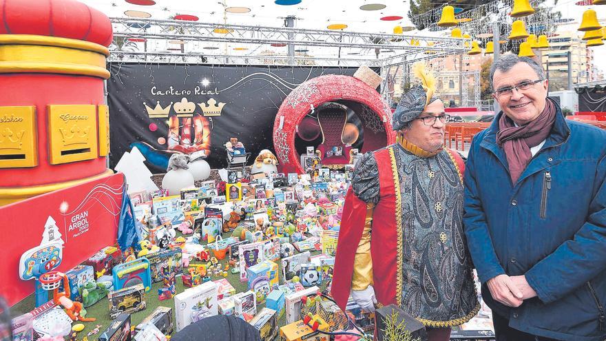 Los niños murcianos donan 3.500 juguetes