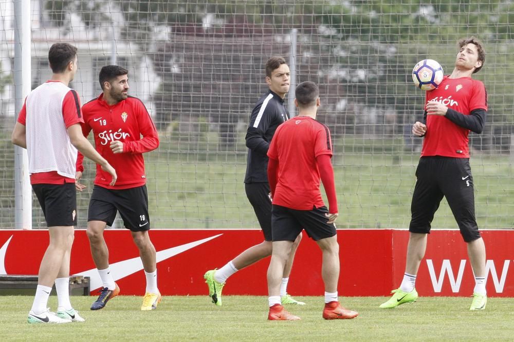 Entrenamiento del Sporting esta mañana en Mareo