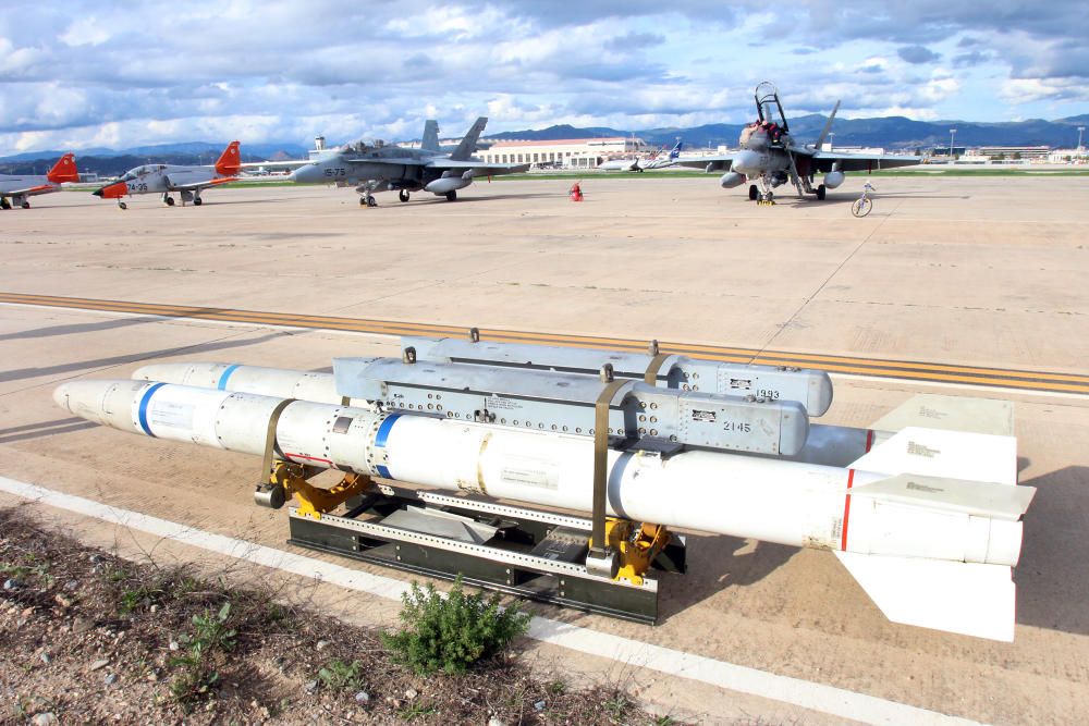 Los mejores pilotos de combate se reúnen en Málaga para mejorar sus habilidades y entrenarse al mando de los F-18