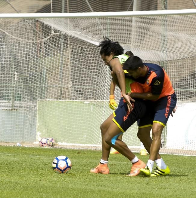 ENTRENAMIENTO DE LA UD LAS PALMAS Y ENTREVISTGA ...