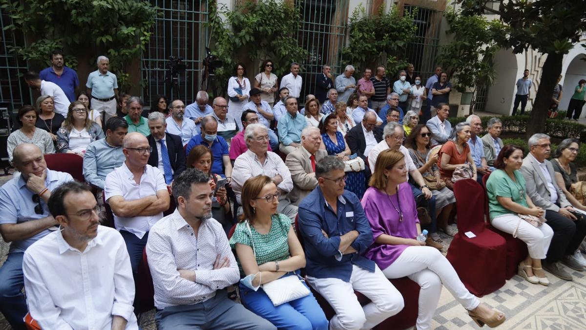 Asistentes a la presentación del libro de Francisco Expósito.