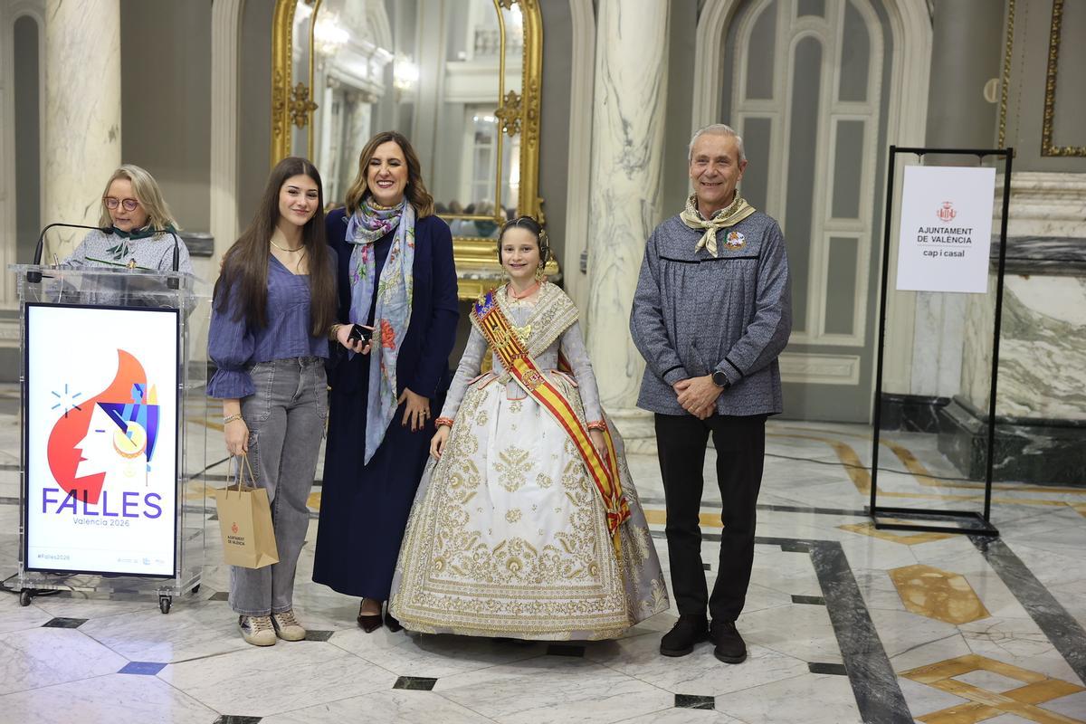 Catalá recibe a las Falleras Mayores Infantiles de Valéncia de la historia
