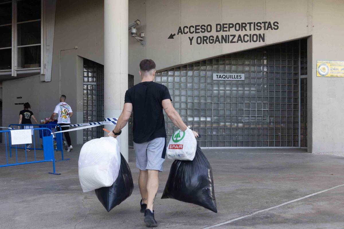 El empuje solidario en Alicante llena el Centro de Tecnificación con ayuda para los afectados por la DANA en Valencia