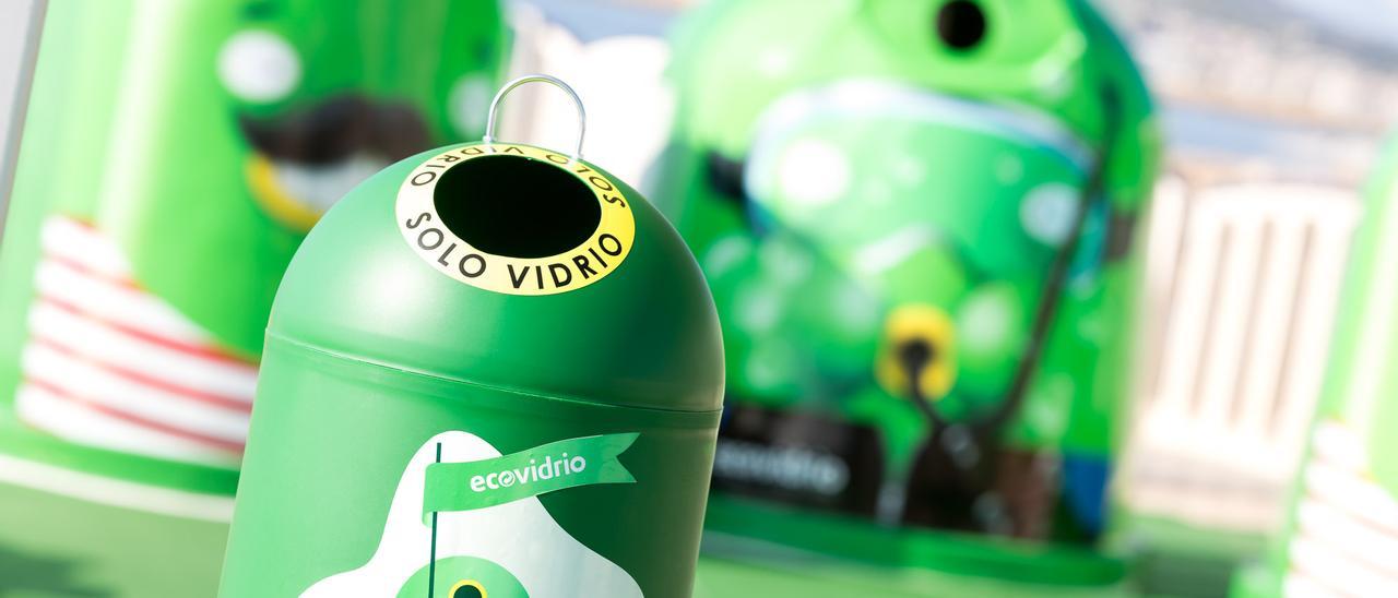 Casi doce mil envases de vidrio han terminado este verano en el contenedor verde para su reciclaje en la Comunidad