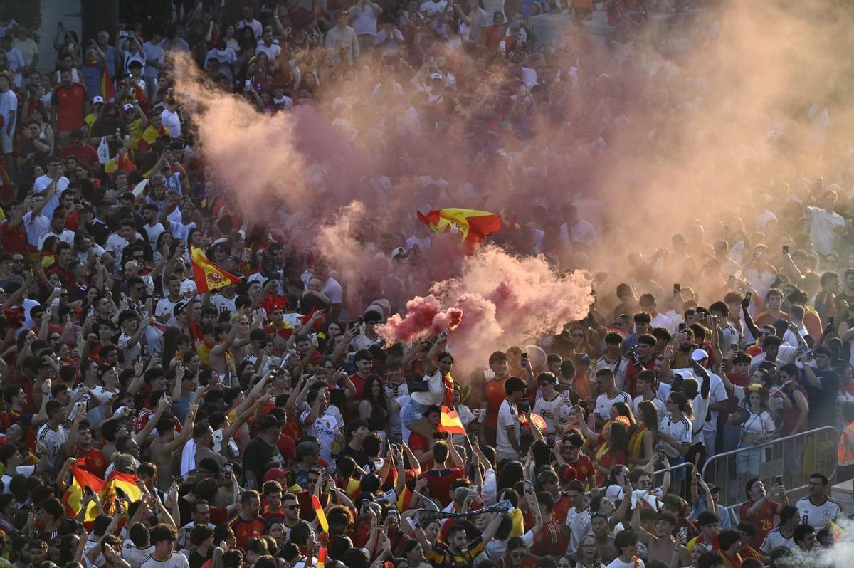 En imágenes | Zaragoza se vuelca con La Roja en la final del Mundial