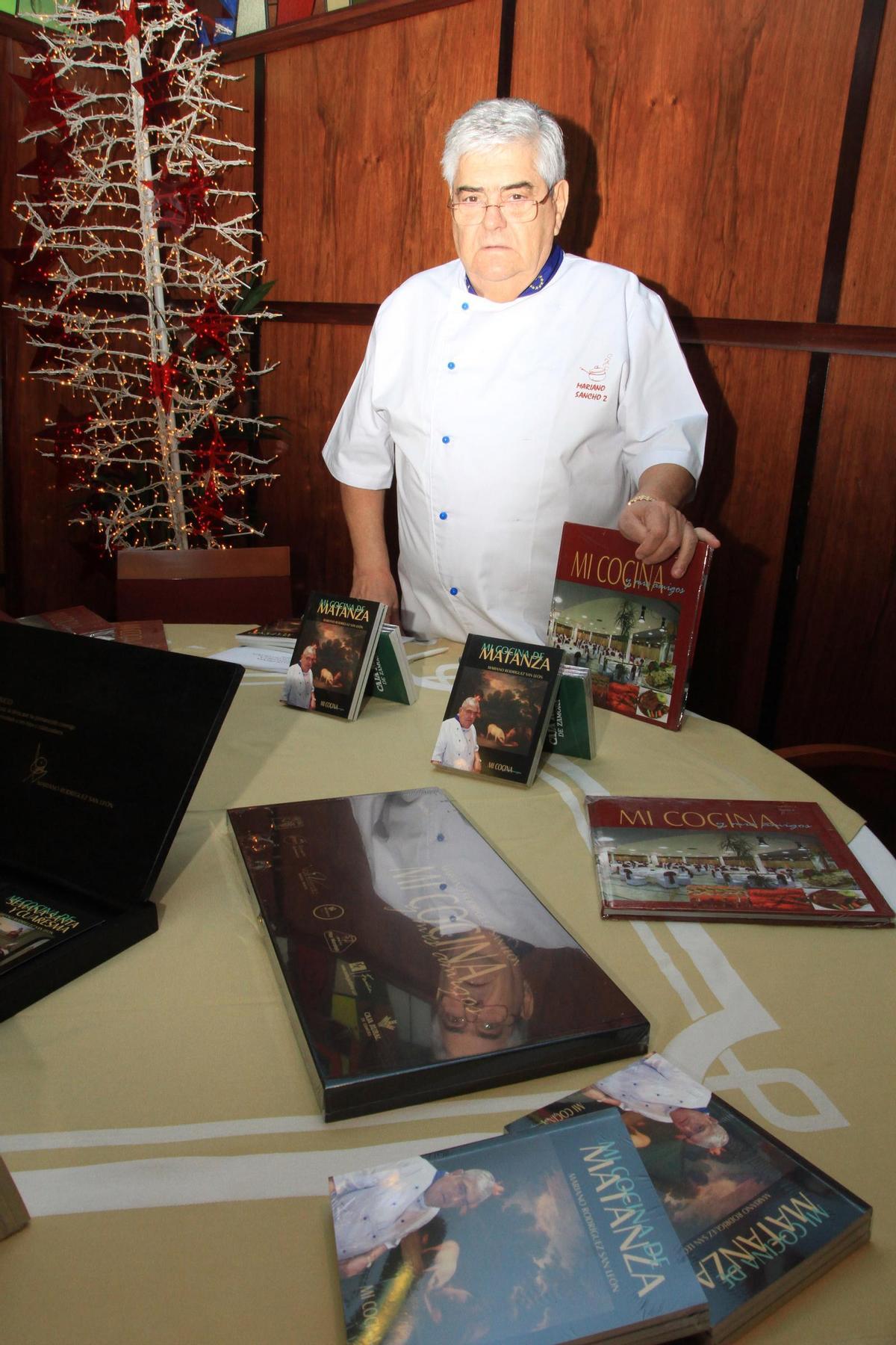 Mariano Rodrguez San Len presenta su libro Mi Cocina