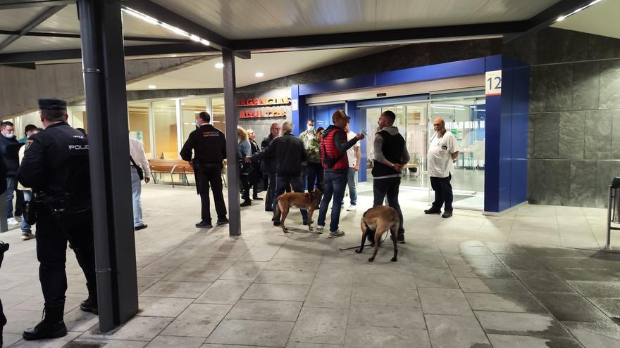 Amenaza de bomba en el HUCA: Así fue la evacuación de Urgencias